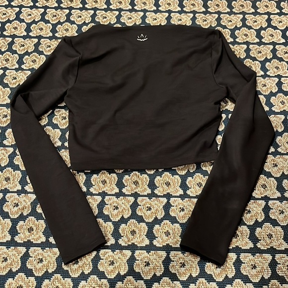 NWOT BEYOND YOGA HEATHER RIB CROPPED PULLOVER TOP, SMALL - Picture 4 of 7